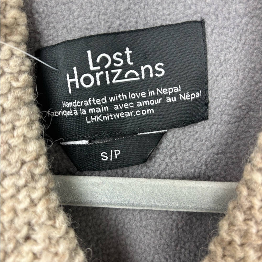 NWT Women’s Lost Horizons Hand Knit in Nepal Wool embroidered Cardigan Small - Picture 8 of 11